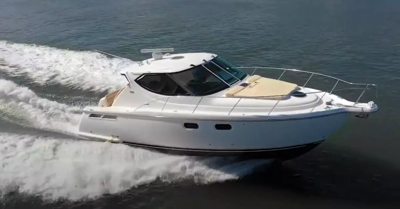 Tiara Yachts 3900 Sovran