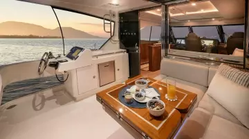 Thumbnail von Riviera 64 Sports Motor Yacht