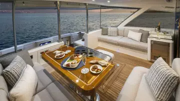 Thumbnail von Riviera 64 Sports Motor Yacht