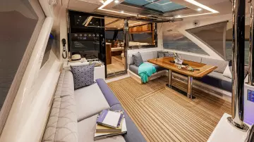 Thumbnail von Riviera 645 Suv