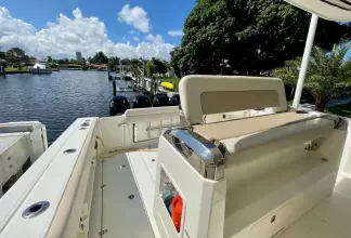 Thumbnail von Boston Whaler 420 Outrage