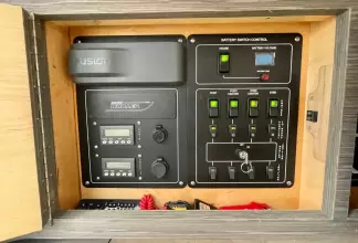 Thumbnail von Boston Whaler 420 Outrage