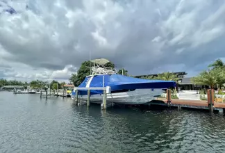 Thumbnail von Boston Whaler 420 Outrage