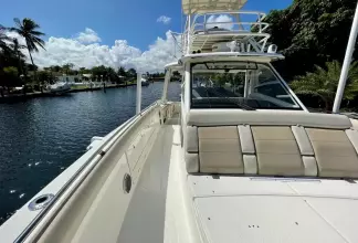 Thumbnail von Boston Whaler 420 Outrage