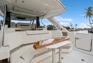 Thumbnail von Tiara Yachts 48LS