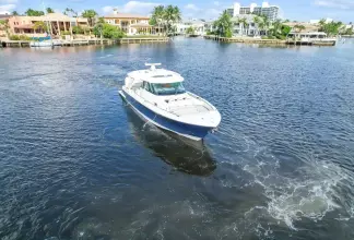 Thumbnail von Tiara Yachts 48LS