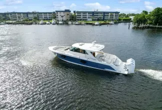 Thumbnail von Tiara Yachts 48LS