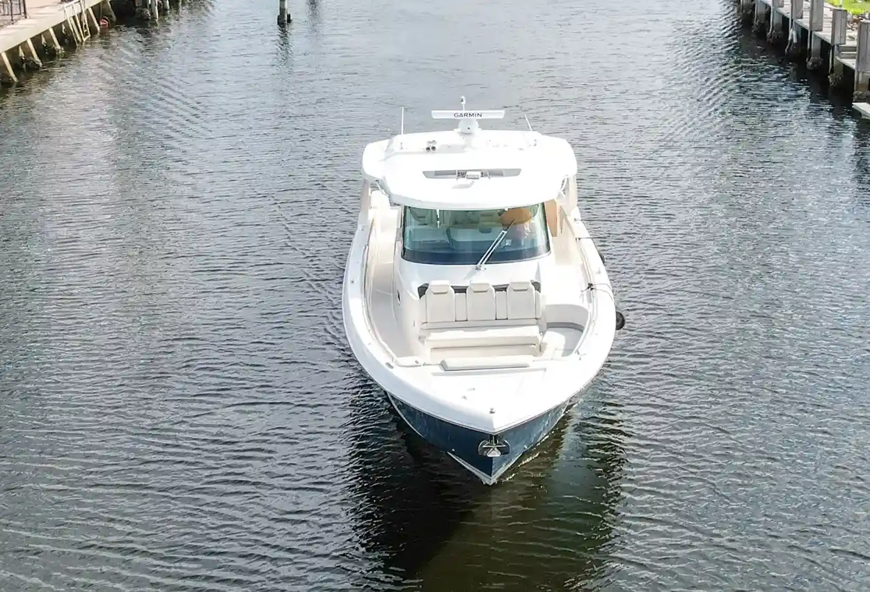 Thumbnail von Tiara Yachts 48LS