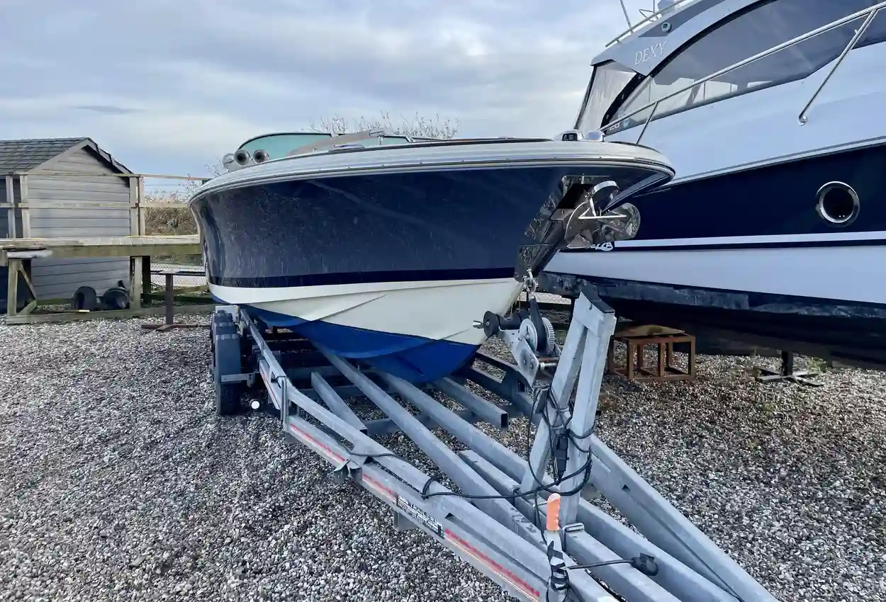 Thumbnail von Chris Craft 27 Corsair