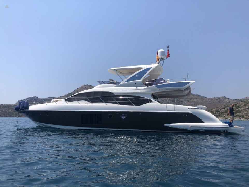 Azimut 64 Fly