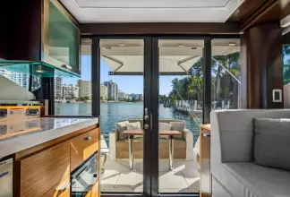 Thumbnail von Tiara Yachts 39 Coupe Triple Threat