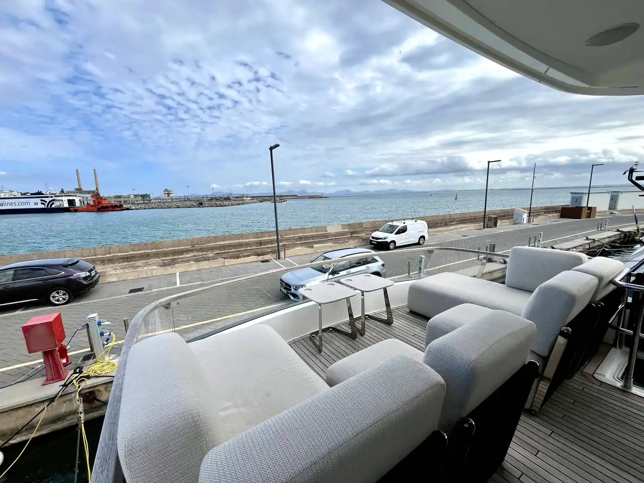 Thumbnail von Fairline Squadron 68