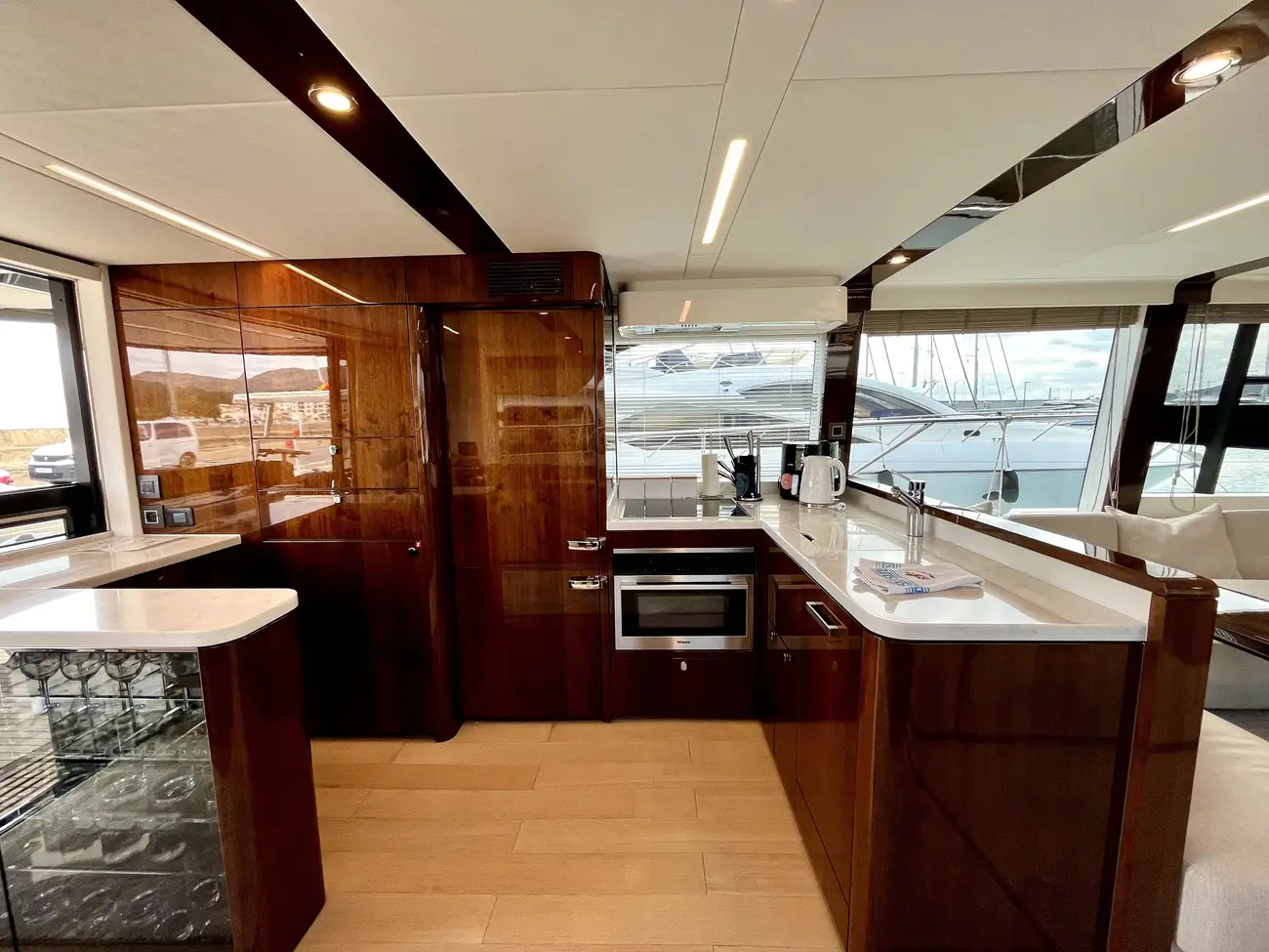 Thumbnail von Fairline Squadron 68