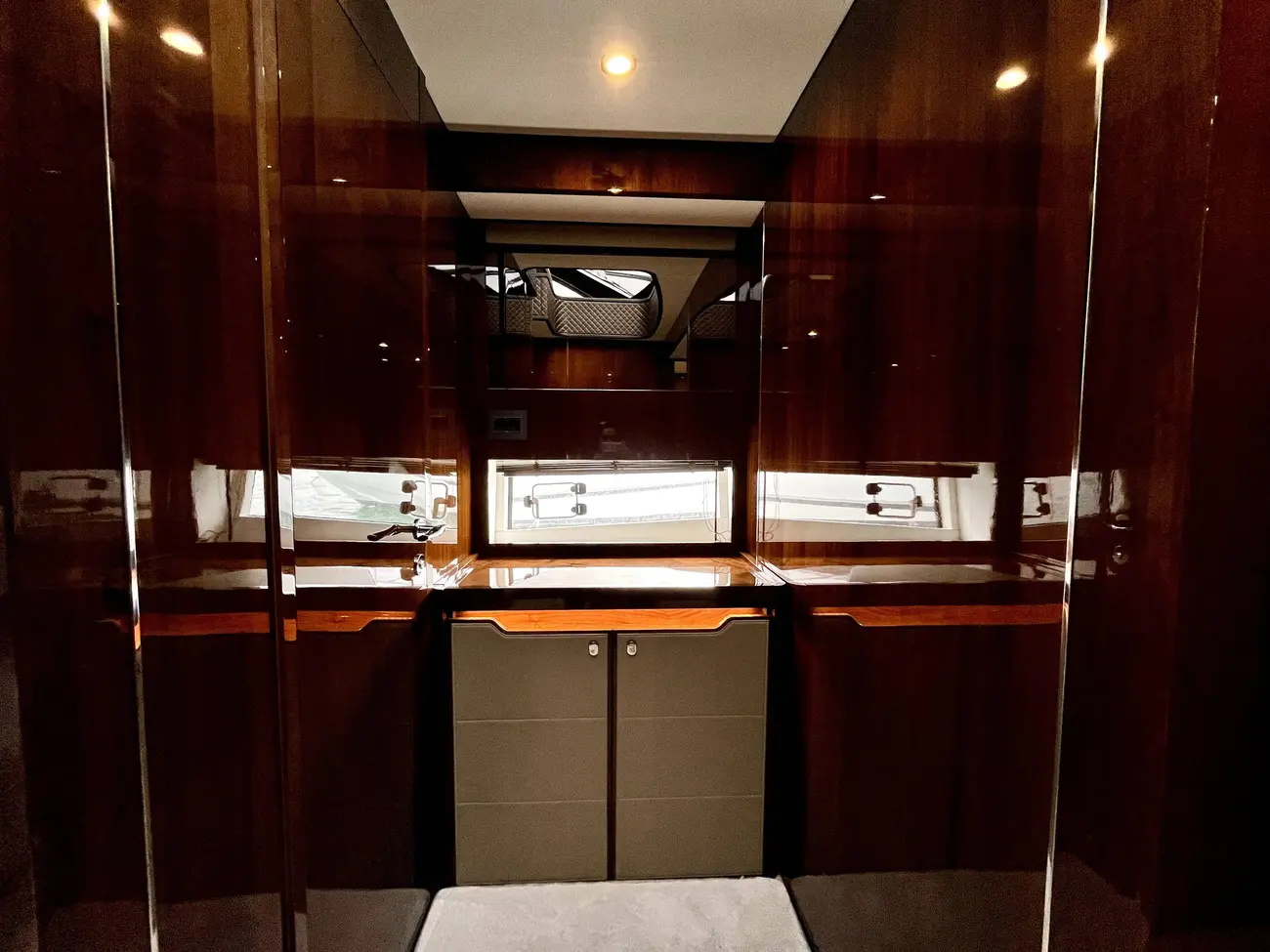 Thumbnail von Fairline Squadron 68