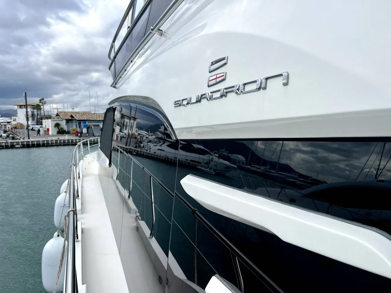 Thumbnail von Fairline Squadron 68