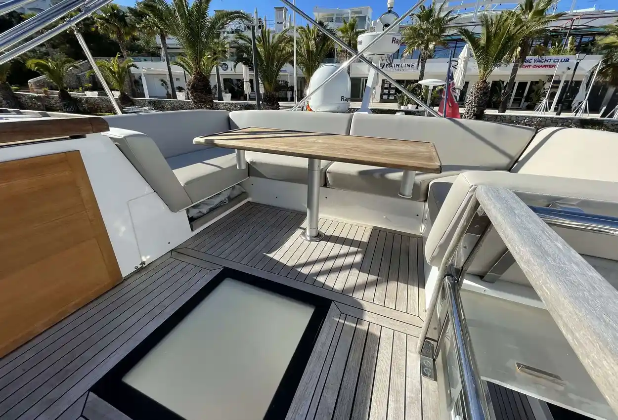 Thumbnail von Sealine F46 Danielanna