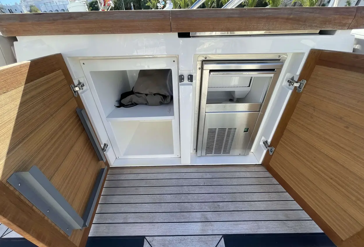 Thumbnail von Sealine F46 Danielanna