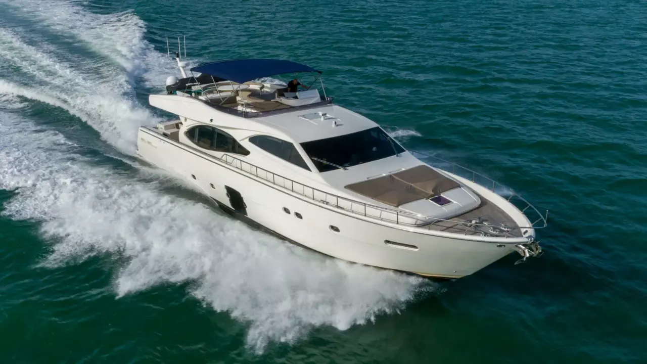 Ferretti Yachts 780