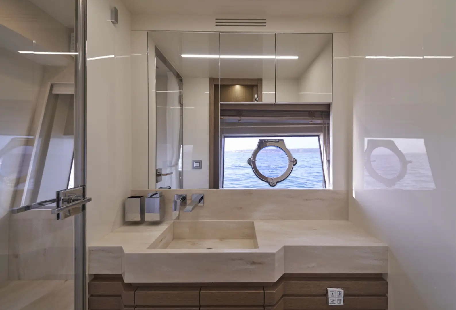 Thumbnail von Astondoa 52 Flybridge