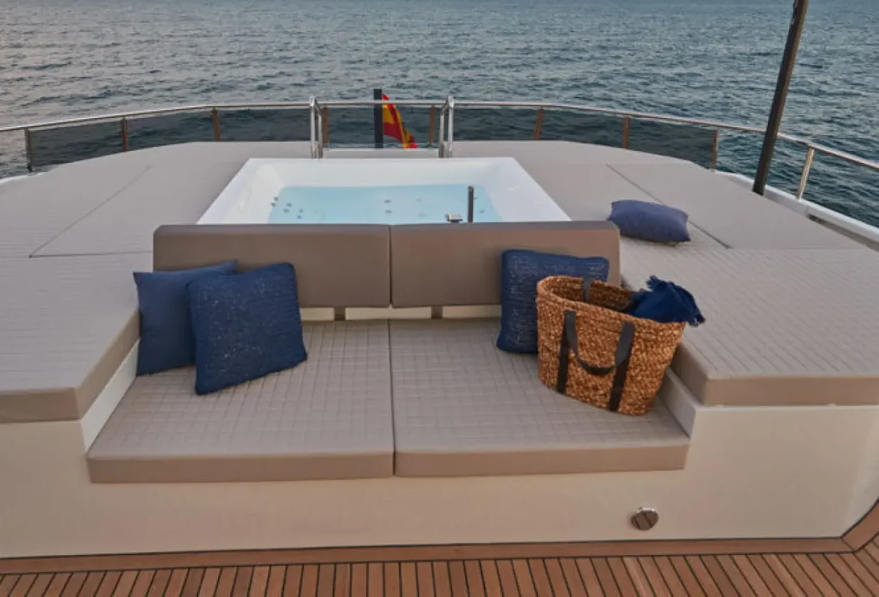 Thumbnail von Astondoa 100 Century