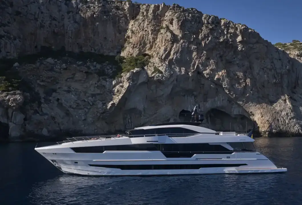 Astondoa 110 Century