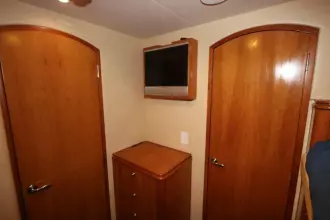 Thumbnail von Hatteras 80 Enclosed Bridge Skylounge