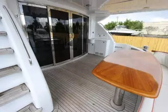 Thumbnail von Hatteras 80 Enclosed Bridge Skylounge