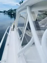 Thumbnail von Intrepid 390 Sport Yacht