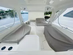 Thumbnail von Intrepid 390 Sport Yacht