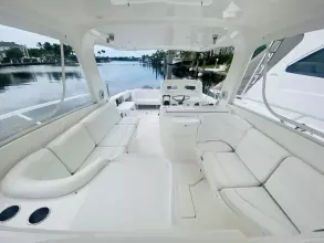 Thumbnail von Intrepid 390 Sport Yacht