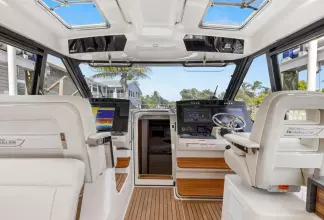 Thumbnail von Boston Whaler 405 Conquest Lobo Del Mar II