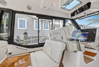 Thumbnail von Boston Whaler 405 Conquest Lobo Del Mar II