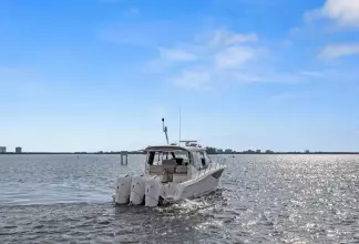 Thumbnail von Boston Whaler 405 Conquest Lobo Del Mar II