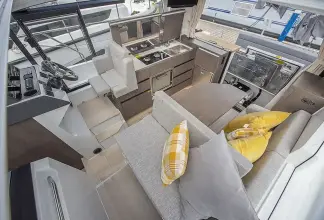 Thumbnail von Sealine C335 Available Now