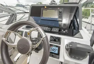 Thumbnail von Sealine C335 Available Now