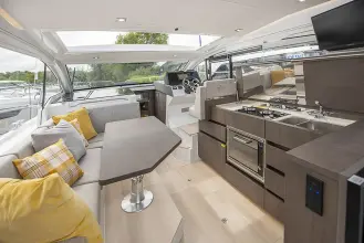 Thumbnail von Sealine C335 Available Now