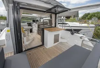 Thumbnail von Sealine C335 Available Now