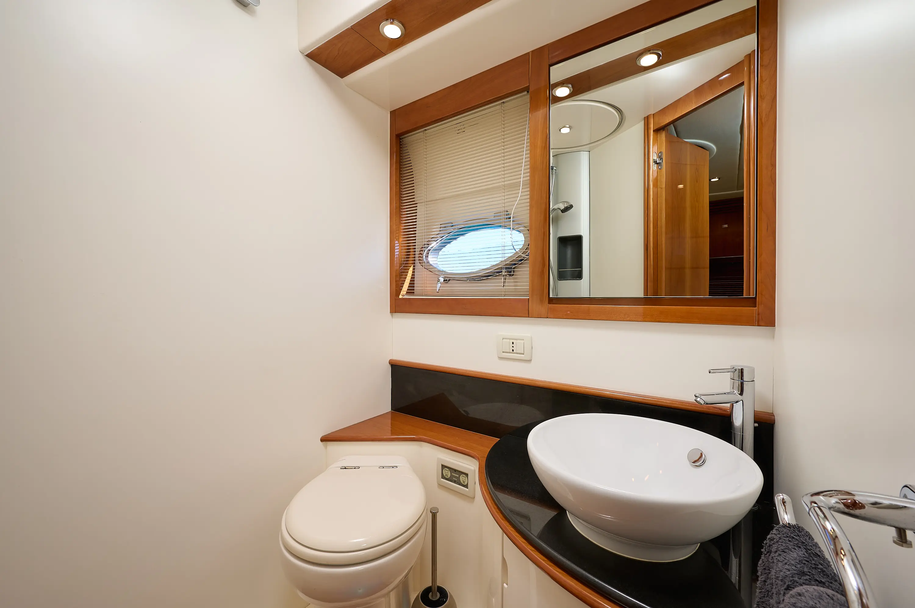 Thumbnail von Pershing 50