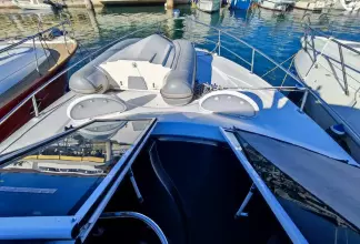 Thumbnail von Cruisers Yachts 330 Express