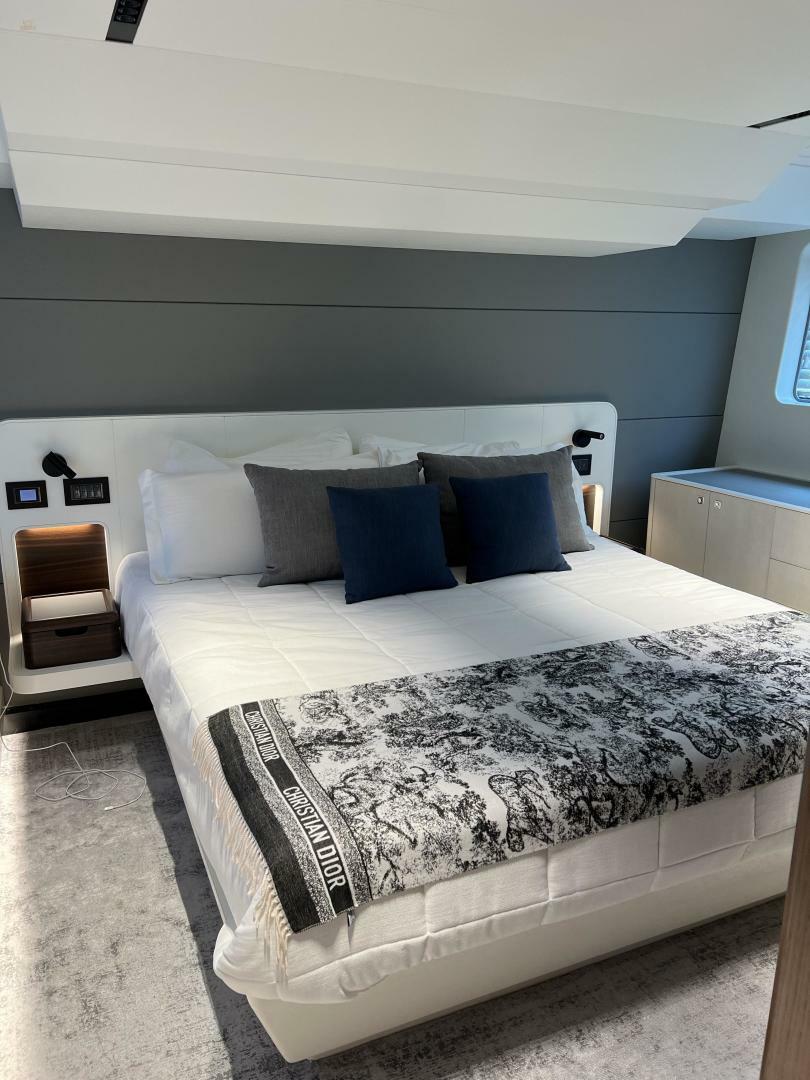 Thumbnail von Astondoa As5 Christa Lee