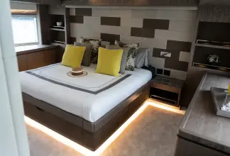 Thumbnail von Majesty 100