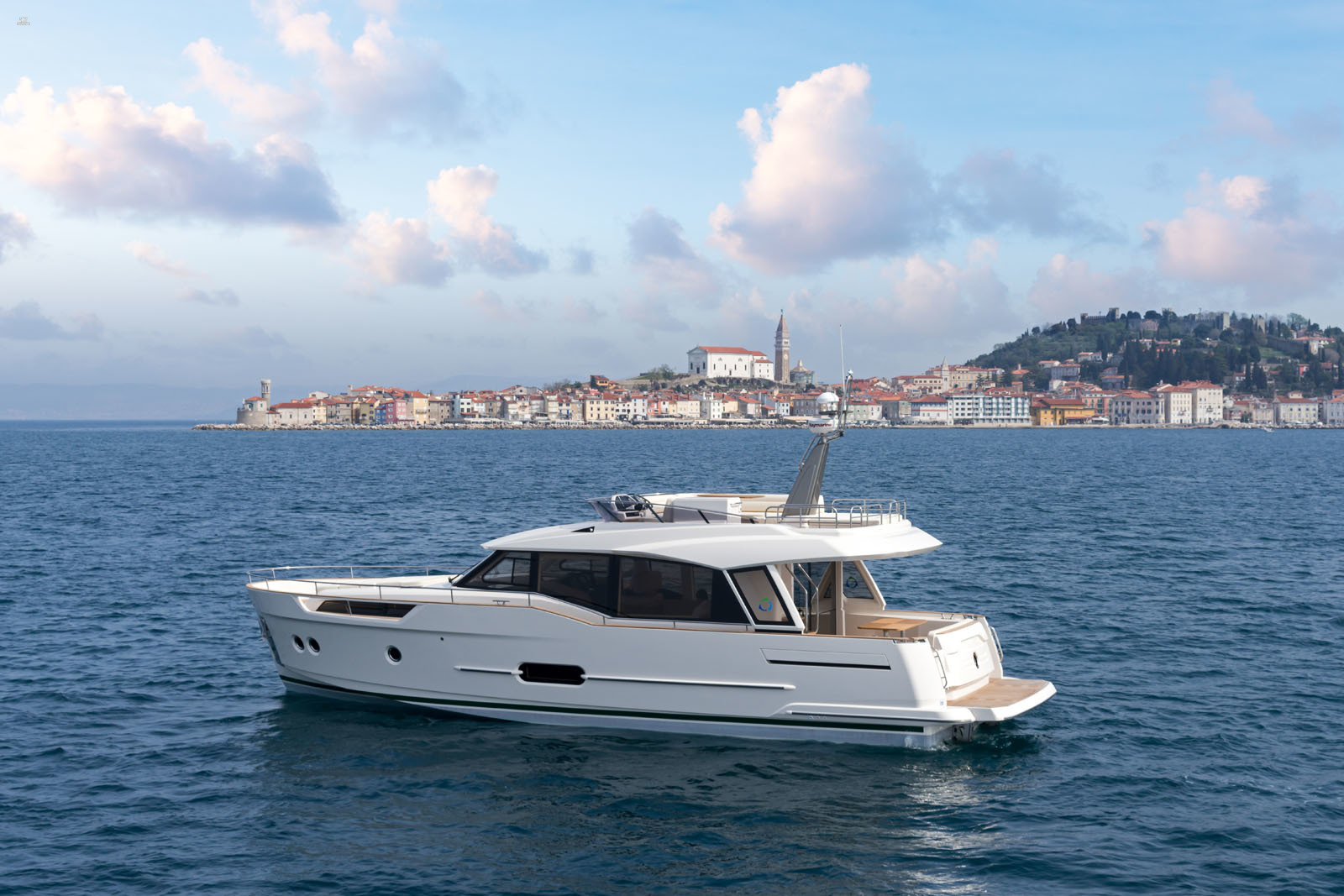 Thumbnail von Greenline 48 FLY Hybrid NUEVO