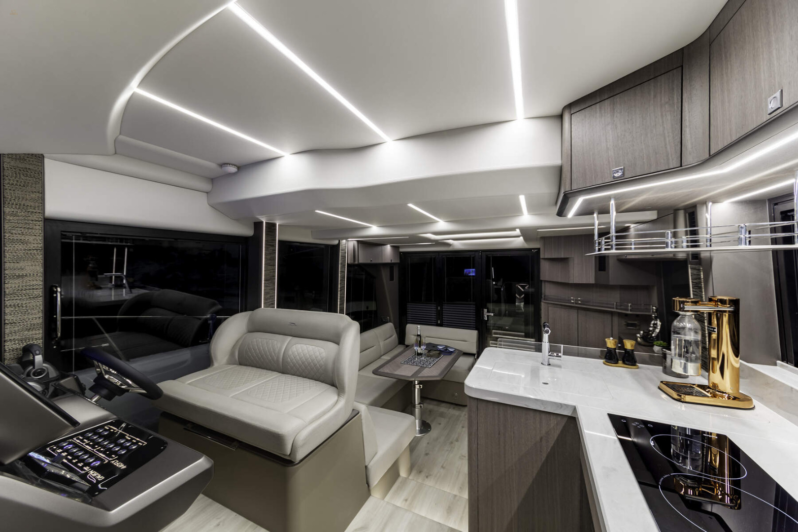 Thumbnail von Galeon 440 FLY