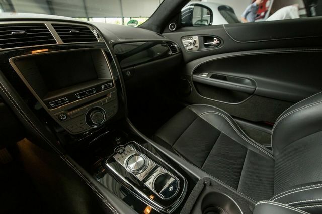 car-14984-Jaguar_XKR_75_Coupe.2010_Limited_Edition_10.jpg