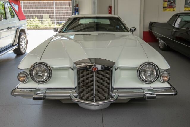 car-14987-Stutz_Blackhawk_1.JPG