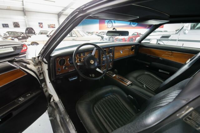 car-14987-Stutz_Blackhawk_8.JPG