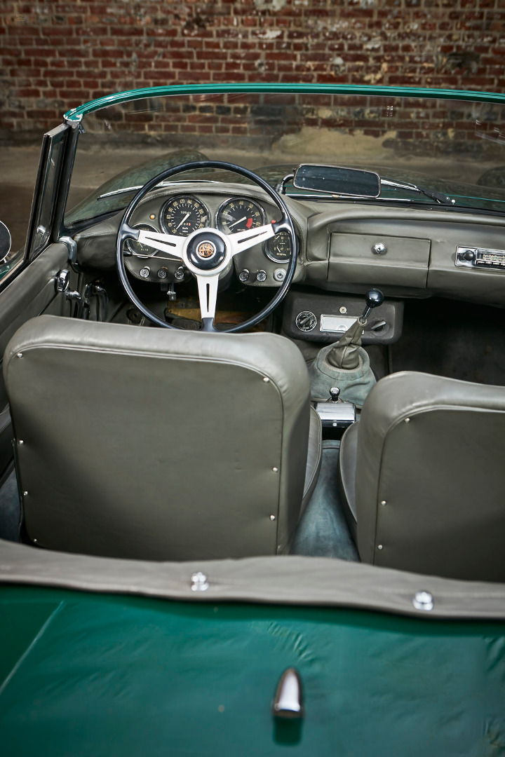 car-16588-SSC455_Alfa_Romeo_2600_Touring_Spider-055.jpg