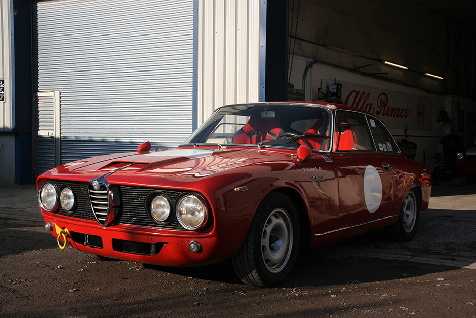 car-16621-SSC363-Alfa-Romeo-2600-Racing-feat-slider.jpg