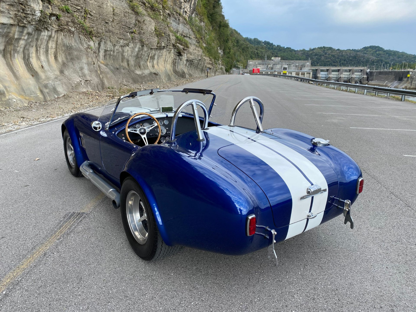 car-20456-1965-superformance-cobra-mkiii-427-s-c30.jpeg