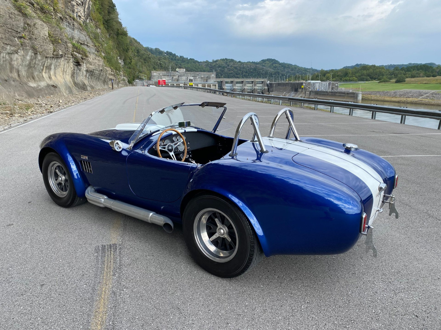 car-20456-1965-superformance-cobra-mkiii-427-s-c32.jpeg